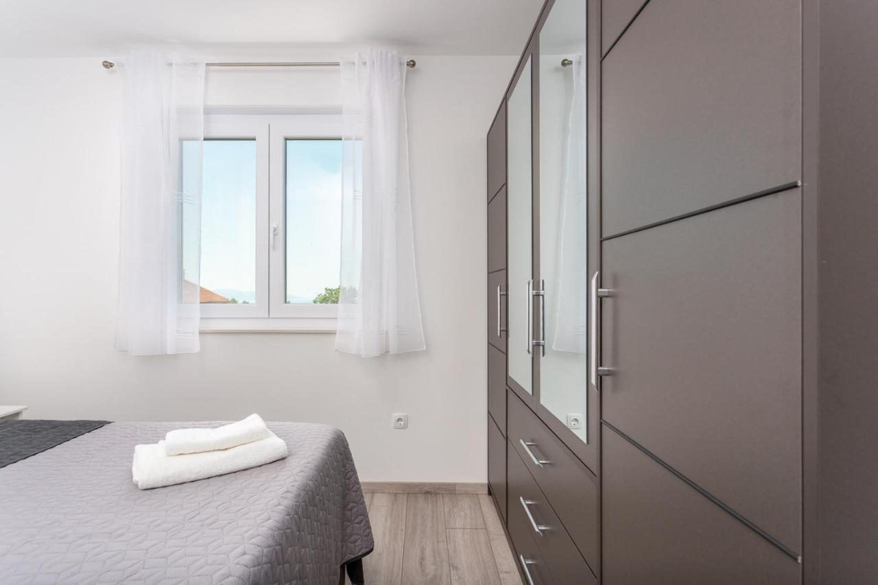 Kvarner Bay - Apartments 2 & 4 Rijeka Buitenkant foto