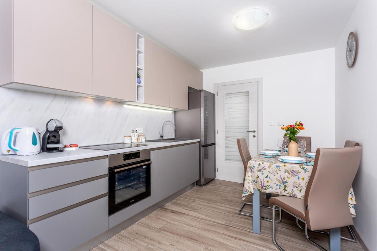 Kvarner Bay - Apartments 2 & 4 Rijeka Buitenkant foto